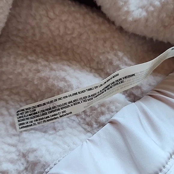 FP Movement Free People Wild and Free Pullover size L color is Cashmere / Cream - Picture 17 of 17